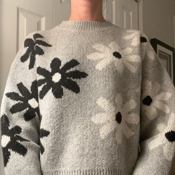 Gray and Black Crew Neck Sweater with Floral Design - Picture 2 of 4
